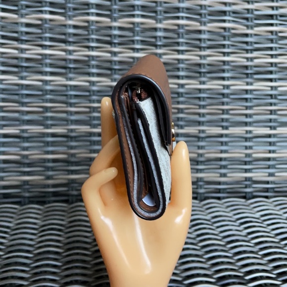 Michael Kors Medium flap Bifold Wallet - Picture 12 of 16